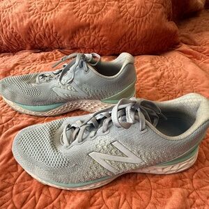 9W wide width New Balance Women's Fresh Foam 680v7 Running Shoes